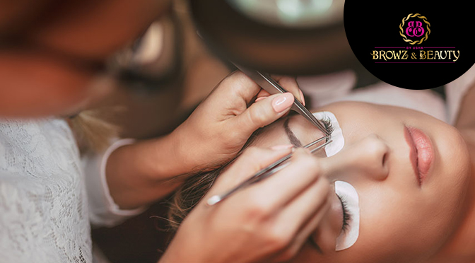 What are the Advantages of Eyelash Extensions?
