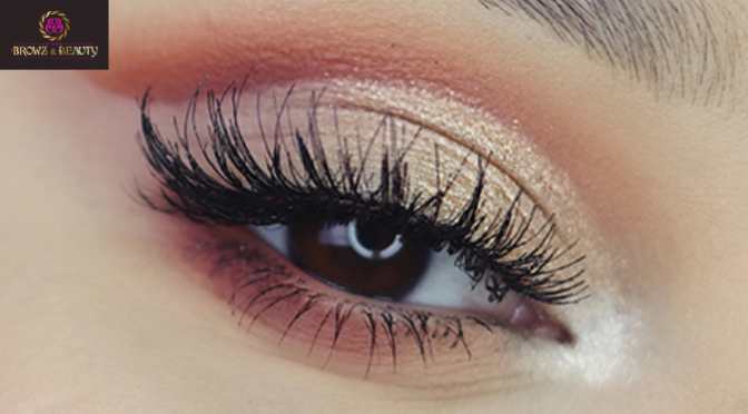 How to Manage the Stickiness After Applying Eyelash Extensions?