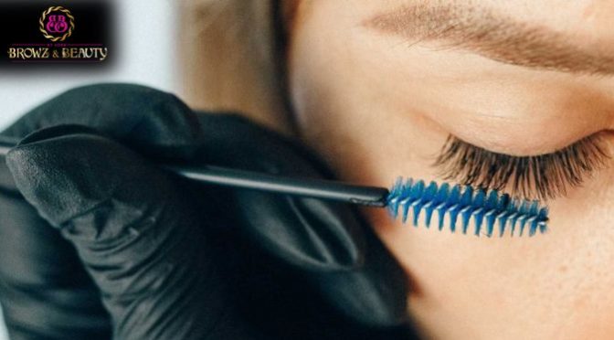 Secrets to Make Eyelash Extensions Last a Long Time